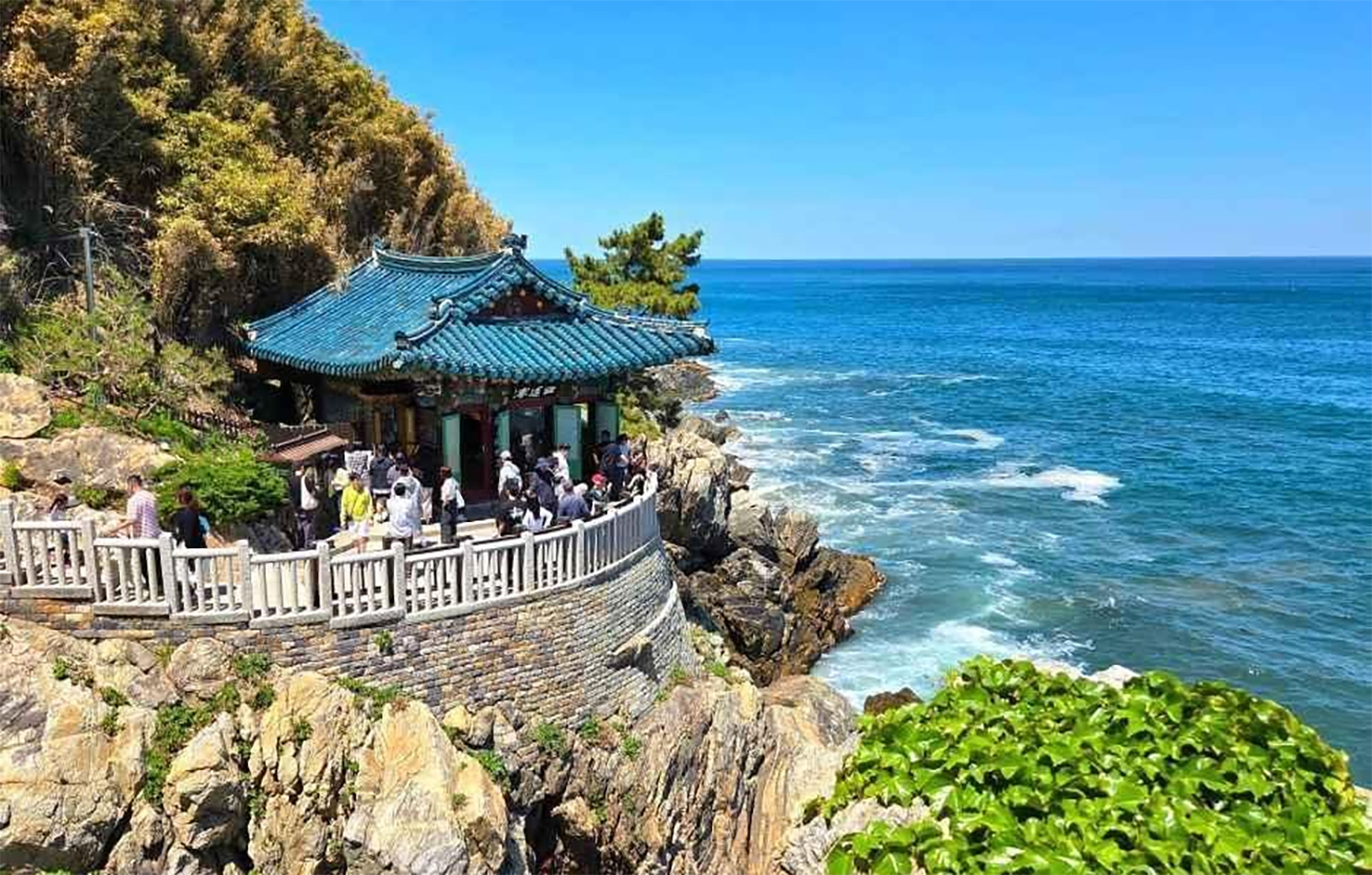 Naksansa Temple, Yangyang - ancient Buddhist temple overlooking the East Sea
